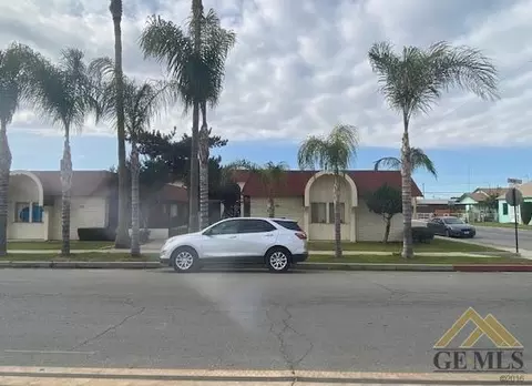 425 Main St, Delano, CA 93215 photo 1