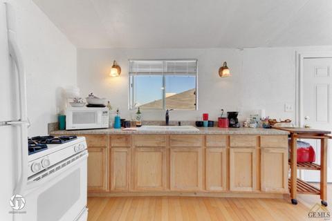 511 Harding Ave, Taft, CA 93268 photo 16