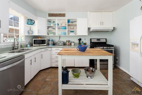 606 Fillmore St, Taft, CA 93268 photo 8