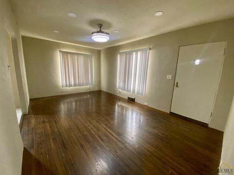 316 E St, Wasco, CA 93280 photo 4