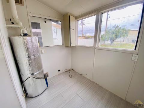 316 E St, Wasco, CA 93280 photo 8