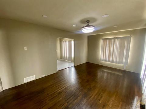 316 E St, Wasco, CA 93280 photo 3