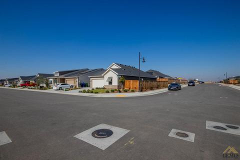 9646 Silver Falls Ave, Shafter, CA 93263 photo 3