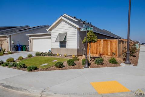 9646 Silver Falls Ave, Shafter, CA 93263 photo 4