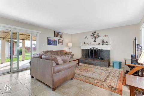 5931 Wright Ave, Bakersfield, CA 93308 photo 4