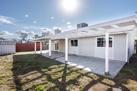1130 N Patsy Dr, Porterville, CA 93257 photo 4