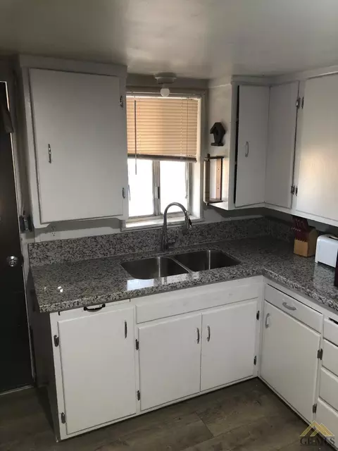 2335 S K St, Bakersfield, CA 93301 photo 11