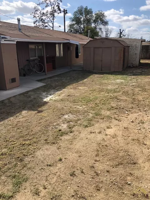 2335 S K St, Bakersfield, CA 93301 photo 17