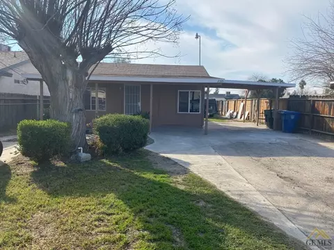 2335 S K St, Bakersfield, CA 93301 photo 2