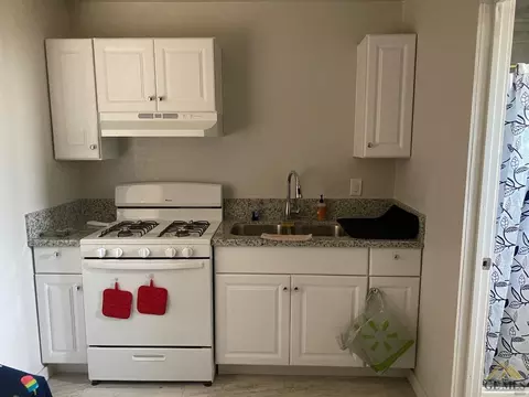 2335 S K St, Bakersfield, CA 93301 photo 8