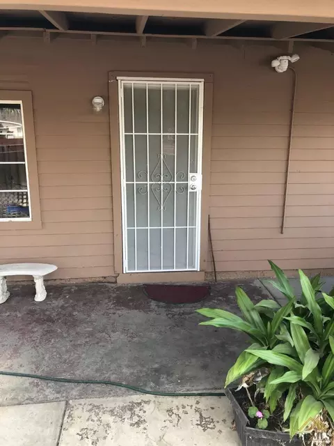 2335 S K St, Bakersfield, CA 93301 photo 4