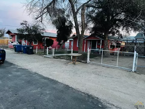 520 Taylor St, Taft, CA 93268 photo 3