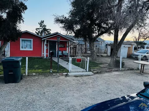 520 Taylor St, Taft, CA 93268 photo 1