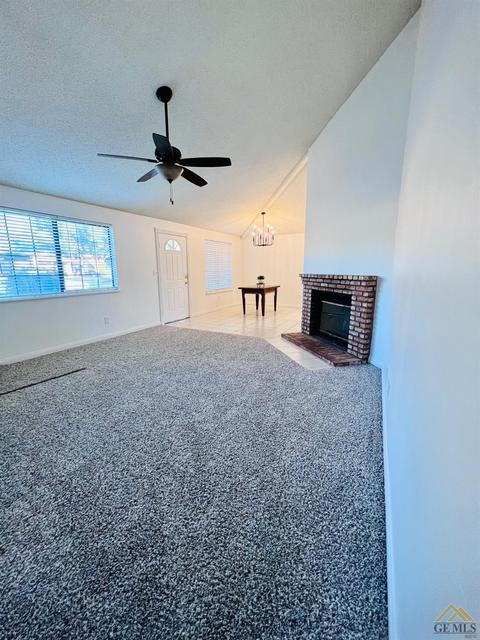 512 Danielle St, Bakersfield, CA 93306 photo 3