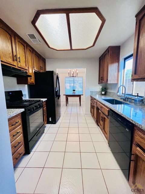 512 Danielle St, Bakersfield, CA 93306 photo 7