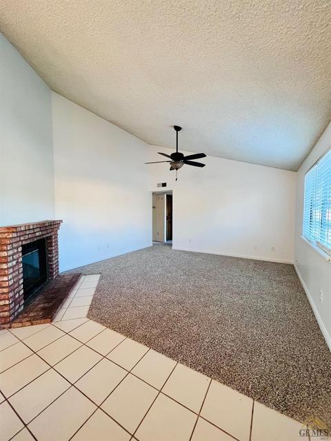 512 Danielle St, Bakersfield, CA 93306 photo 2