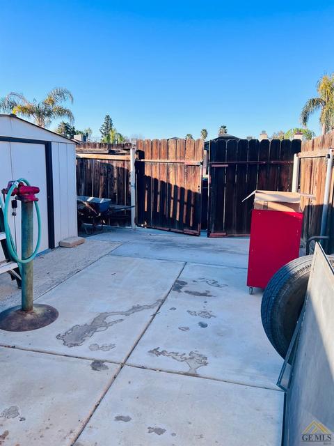 512 Danielle St, Bakersfield, CA 93306 photo 18