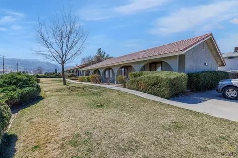 21200 Madre St, Tehachapi, CA 93561 photo 6