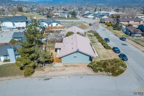 21200 Madre St, Tehachapi, CA 93561 photo 27