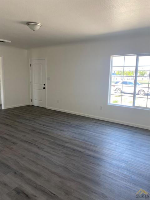 201 Atlantic Ave, Shafter, CA 93263 photo 2