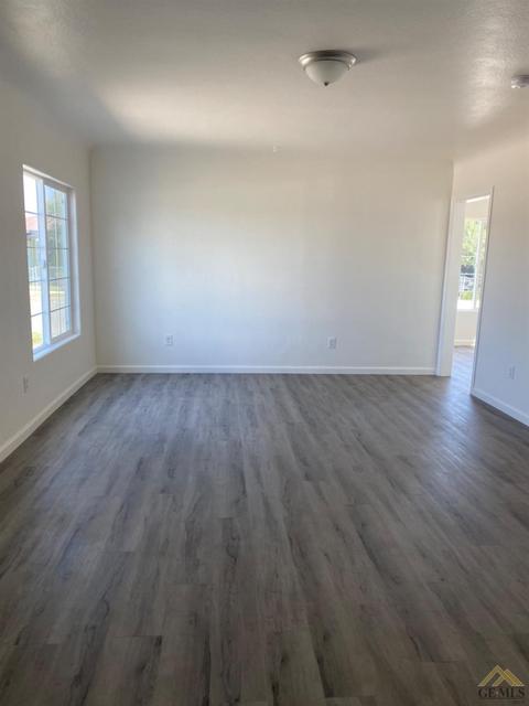 201 Atlantic Ave, Shafter, CA 93263 photo 4