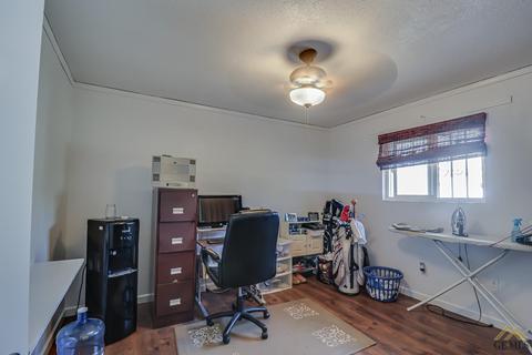 910 Dover St, Delano, CA 93215 photo 15
