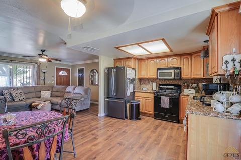 910 Dover St, Delano, CA 93215 photo 10