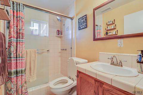 910 Dover St, Delano, CA 93215 photo 14