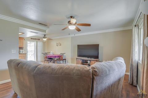 910 Dover St, Delano, CA 93215 photo 5