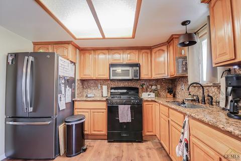 910 Dover St, Delano, CA 93215 photo 11