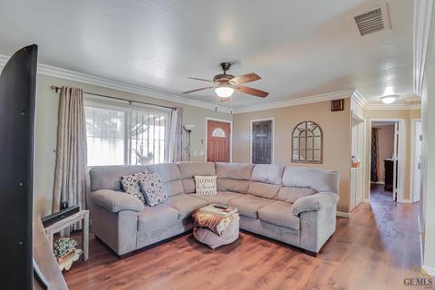 910 Dover St, Delano, CA 93215 photo 7