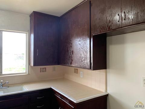 102 Jefferson St, Taft, CA 93268 photo 5