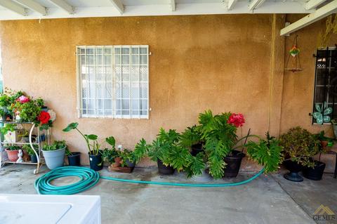 208 Wooner Dr, Arvin, CA 93203 photo 17