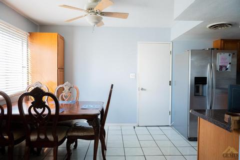 208 Wooner Dr, Arvin, CA 93203 photo 9