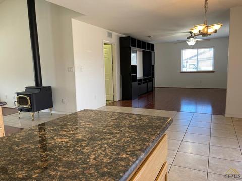 18040 Swaps Ct, Tehachapi, CA 93561 photo 5