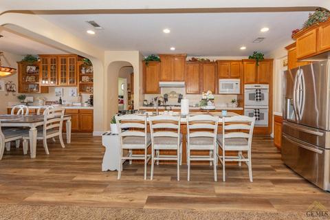 574 Butte Ct, Shafter, CA 93263 photo 8