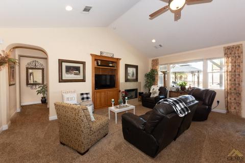 574 Butte Ct, Shafter, CA 93263 photo 6
