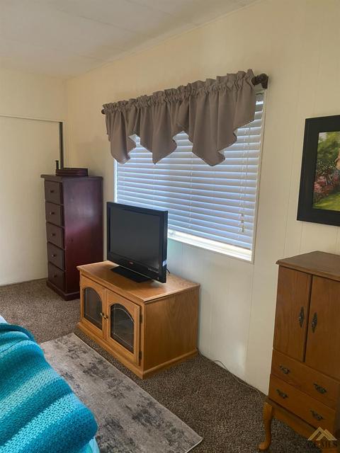 400 E Roberts Ln, Bakersfield, CA 93308 photo 9
