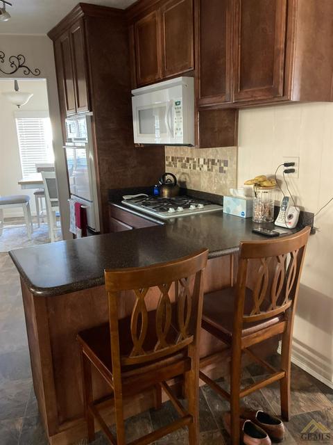400 E Roberts Ln, Bakersfield, CA 93308 photo 5