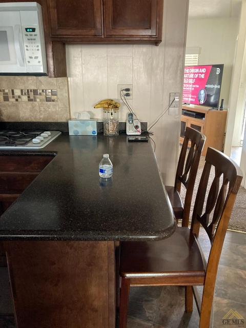400 E Roberts Ln, Bakersfield, CA 93308 photo 3
