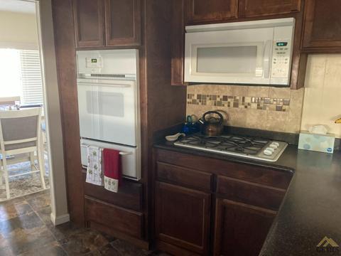 400 E Roberts Ln, Bakersfield, CA 93308 photo 4