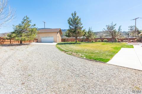 27981 Hialeah Dr, Tehachapi, CA 93561 photo 2