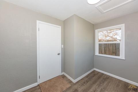 315 E J St, Tehachapi, CA 93561 photo 16