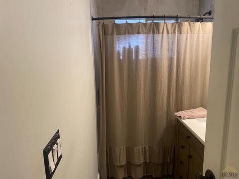 102 E Warren St, Taft, CA 93268 photo 16