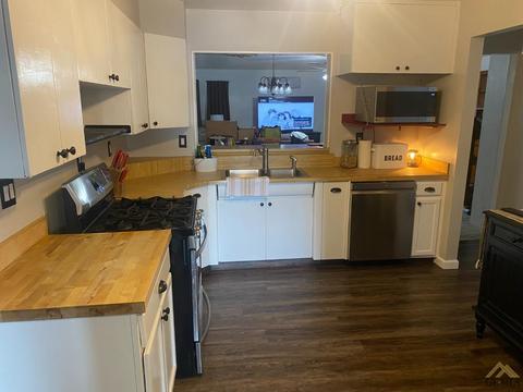 102 E Warren St, Taft, CA 93268 photo 2