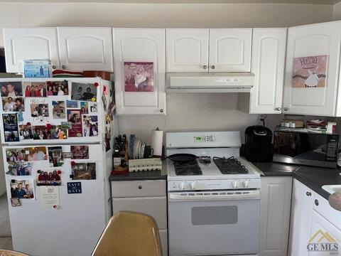 211 N Green St, Tehachapi, CA 93561 photo 5
