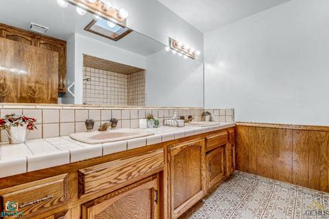 7100 Palm Tree Cir, Bakersfield, CA 93308 photo 17