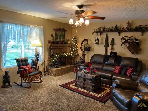 322 Calvin St, Taft, CA 93268 photo 8