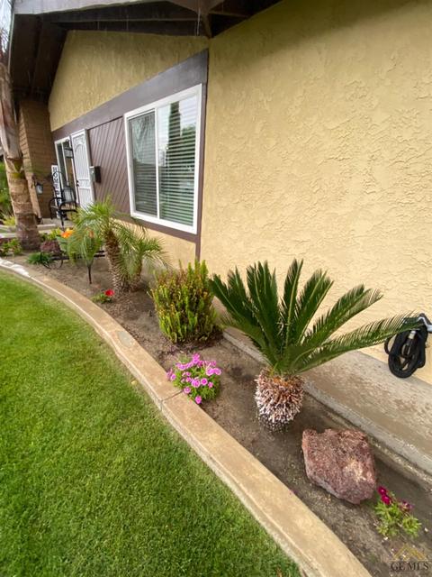 322 Calvin St, Taft, CA 93268 photo 2