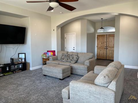 406 Palm St, Taft, CA 93268 photo 6